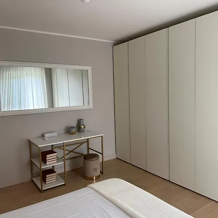 Apartment The Captain Marina Next To Verbella Leonardo Academy Mxp *